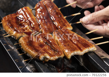 Charcoal-grilled eel 70122256