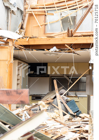 Demolition work site of a detached house Demolition work site of a detached house 70125718