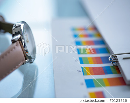 Business image · graph · document Business image · graph · document 70125816