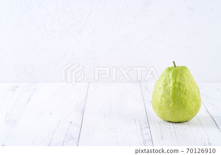 芭樂番石榴木頭背景鄉村葉子guava White Fruit Leaf グアバ果物 照片素材 圖片 圖庫 芭樂番石榴木頭背景鄉村葉子guava White Fruit Leaf グアバ果物 照片素材 圖片 圖庫