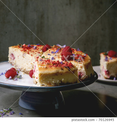 Raspberry baked cheesecake 70126945