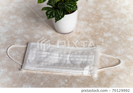 New coronavirus anti-woven mask 70129992