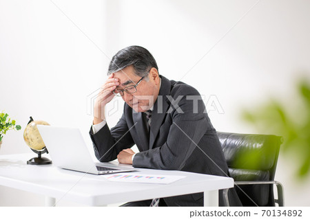 Worried businessman senior man 70134892