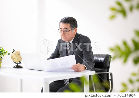 Worried businessman senior man Worried businessman senior man 70134904