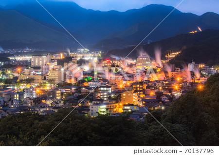 Beppu hot water smoke scenery 70137796