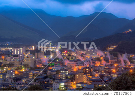 Beppu hot water smoke scenery Beppu hot water smoke scenery 70137805