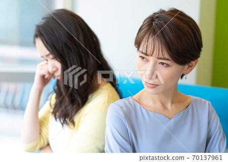 Two women who are not close Two women who are not close 70137961