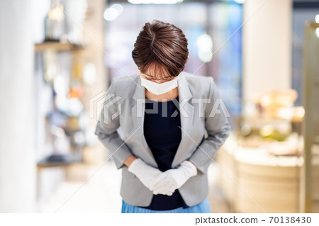 店員女性射擊合作：g禮物和生活方式 70138430