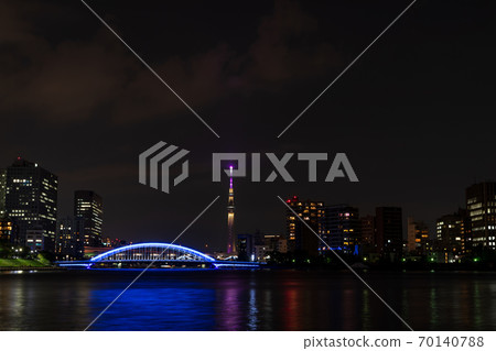 Night view of Eitai Bridge and Tokyo Tower from Harumi Night view of Eitai Bridge and Tokyo Tower from Harumi 70140788