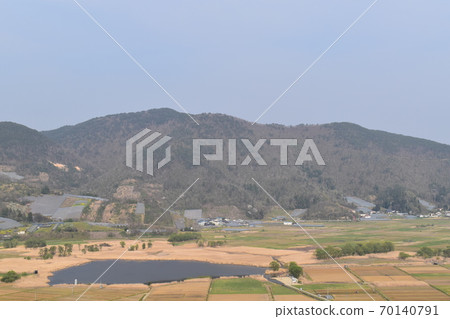 Lake Hakuryu at the foot of the mountain Lake Hakuryu at the foot of the mountain 70140791