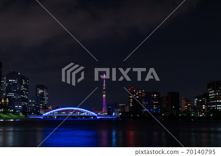 Night view of Eitai Bridge and Tokyo Tower from Harumi Night view of Eitai Bridge and Tokyo Tower from Harumi 70140795