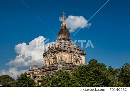 The Gawdawpalin Pahto temple in Bagan, Myanmar. 70140982