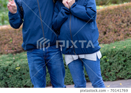 夫婦孕婦照片 夫婦孕婦照片 70141769