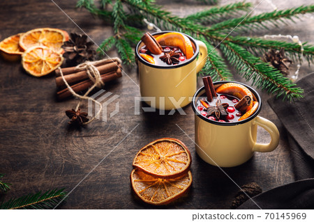 Christmas mulled wine 70145969