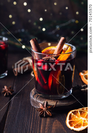Christmas mulled wine 70145970