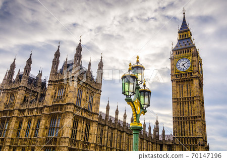 Westminster House of Parliament and the Big Ben, London Westminster House of Parliament and the Big Ben, London 70147196