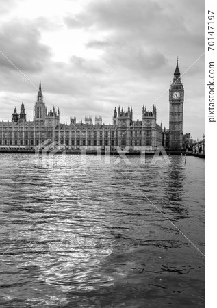 Westminster House of Parliament and the Big Ben, London Westminster House of Parliament and the Big Ben, London 70147197