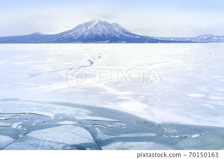 Lake Shikotsu with full freezing Chitose City Lake Shikotsu with full freezing Chitose City 70150163