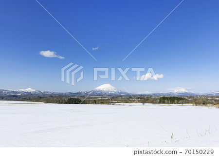 Niseko mountain range, Mt. Yotei, Mt. Shiribetsu, Toyako Town Niseko mountain range, Mt. Yotei, Mt. Shiribetsu, Toyako Town 70150229