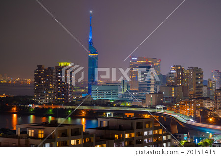 Night view of PayPay Dome / Fukuoka Tower 70151415