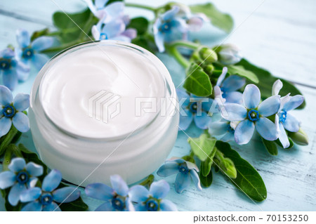Moisturizing cream skin care image material 70153250