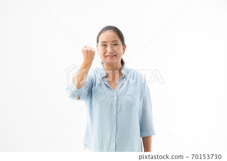 Active senior woman 70153730