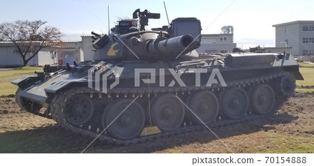 Type 74 tank (10th Division) Type 74 tank (10th Division) 70154888