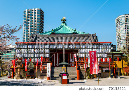 Ueno Shinobazu Pond Daikokudo and Sakura, Taito-ku, Tokyo 70158221