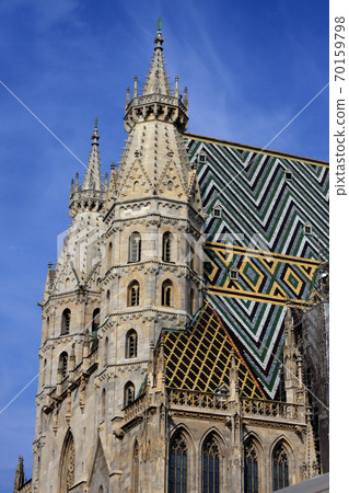 detail of architecture on St. Stephen cathedral in Vienna 70159798