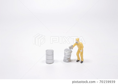 a mini team of figure of the washing car a mini team of figure of the washing car 70159939