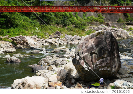 Hyogo Prefecture Nishinomiya City, Takarazuka City Takedao Onsen, upstream of the Muko River and Takedao Bridge (early autumn) 70161095