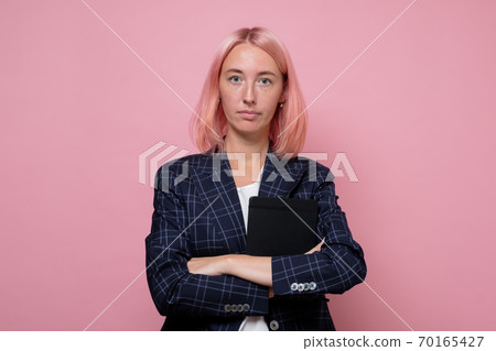 Portrait of a young attractive business woman. 70165427