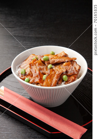 帶廣風格的豬肉碗 70165835