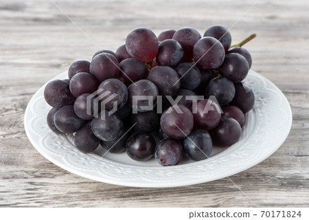 Grape fruit fresh ぶどう 70171824