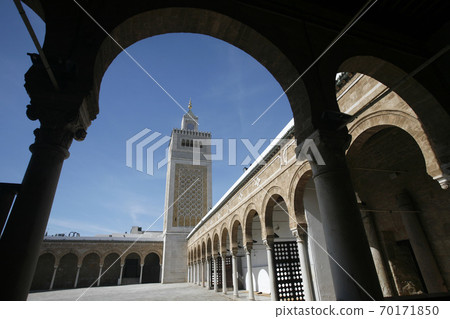 TUNISIA TUNIS CITY MEDINA EZ ZITOUNA MOSQUE 70171850