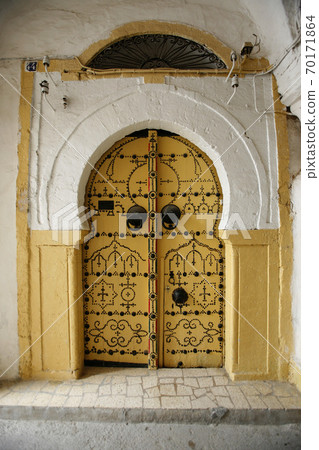 TUNISIA TUNIS CITY MEDINA DOOR 70171864