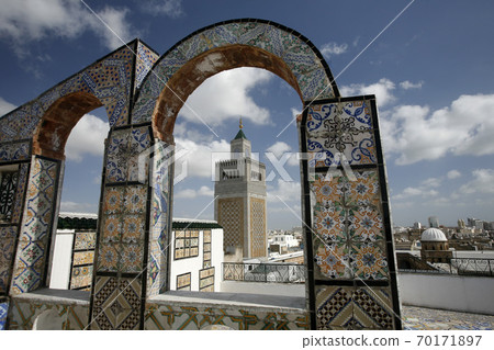 TUNISIA TUNIS CITY MEDINA EZ ZITOUNA MOSQUE 70171897