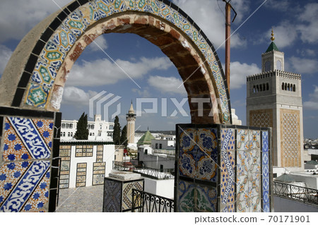 TUNISIA TUNIS CITY MEDINA EZ ZITOUNA MOSQUE TUNISIA TUNIS CITY MEDINA EZ ZITOUNA MOSQUE 70171901