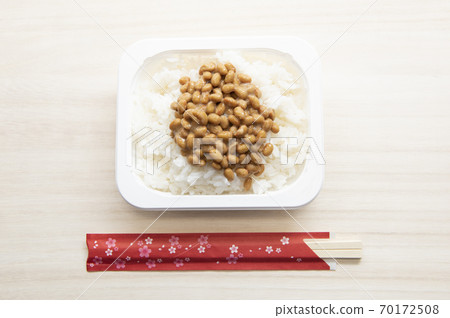 [Japanese food image] Natto rice 70172508