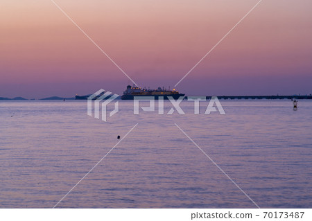 Sunset, songdo, incheon 70173487