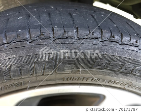 Tires that have cracked due to aging 70173787