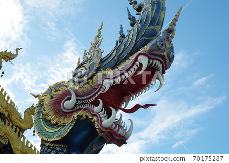 陳來的Wat Rons Aten Dragon 陳來的Wat Rons Aten Dragon 70175287