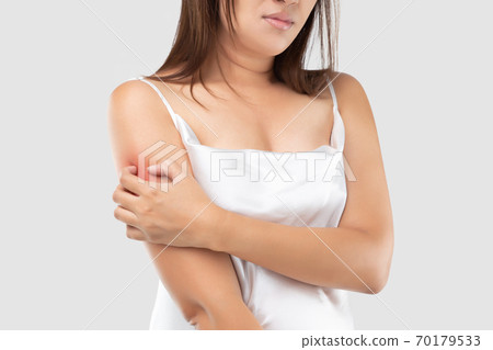 Have a itching Have a itching 70179533