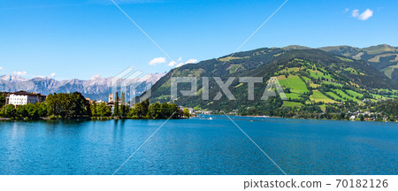 Lake Zell, German: Zeller See, and mountains on the backround. Zell am See, Austrian Alps, Austria 70182126