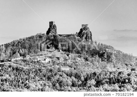 Trosky castle ruins. Two towers of old medieval castle on the hill. Landscape of Bohemian Paradise, Czech: Cesky raj, Czech Republic 70182194