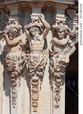 Decorative sculptures on Wallpavillon in Zwinger, Dresden Decorative sculptures on Wallpavillon in Zwinger, Dresden 70186304