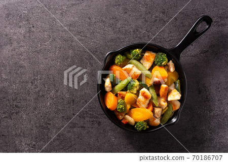 food, vegetables, cooking 70186707