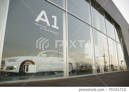 進口車經銷商展廳 進口車經銷商展廳 70191710