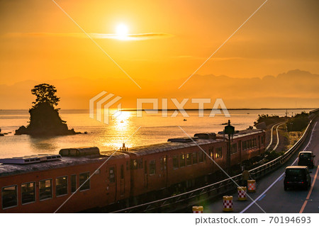 天原界線/冰見線的“富山縣”黎明 70194693