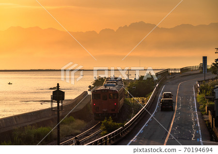 天原界線/冰見線的“富山縣”黎明 天原界線/冰見線的“富山縣”黎明 70194694